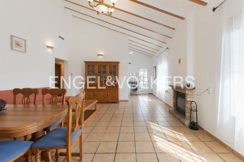 Foto c541e917-f1f5-4190-92dd-9ae0e696a7e5. Alquiler casa  unifamiliar en montes de palancia en Algar de Palància