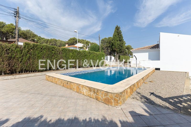 Foto e158934a-85f2-483a-a248-3bb523accd1d. Alquiler casa  unifamiliar en montes de palancia en Algar de Palància