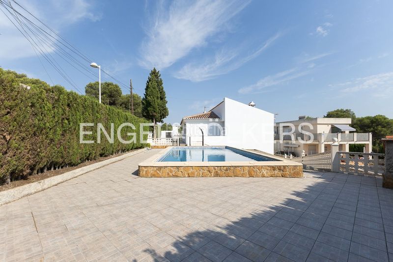 Foto eef5a0e3-4e10-4443-9dc3-4ecab6c57f35. Alquiler casa  unifamiliar en montes de palancia en Algar de Palància