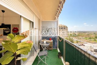 Rent Flat in Els Molins. Moderno piso con garaje en paterna