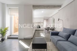Rent Flat in Malva Rosa. Lujosa reforma a estrenar frente al mar