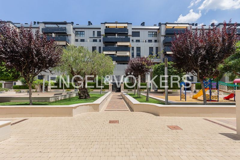 Foto d87dc907-762d-4aa4-add2-9c632b284216. Dúplex amb calefacció aparcament piscina a Barrio Benicalap Valencia