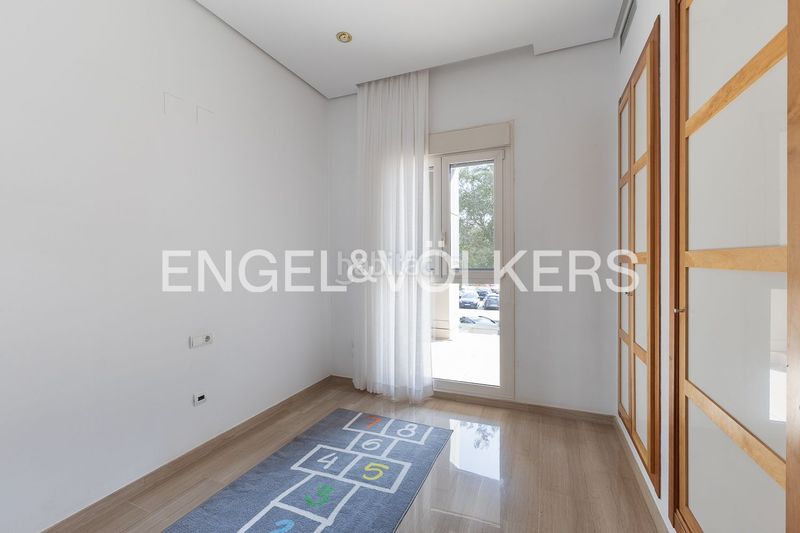 Foto d939d28e-a444-49ee-9920-ee694dbb65f8. Dúplex amb calefacció aparcament piscina a Barrio Benicalap Valencia