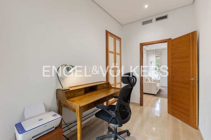 Foto e33d6efd-f955-40c4-bd1d-dcdaee7f6011. Dúplex amb calefacció aparcament piscina a Barrio Benicalap Valencia