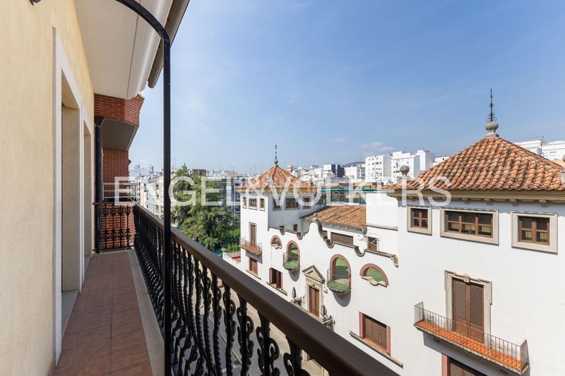 Foto ecded3ef-692c-45df-89f8-e9290a4edf79. Dúplex amb calefacció aparcament a Centro Histórico Gandia