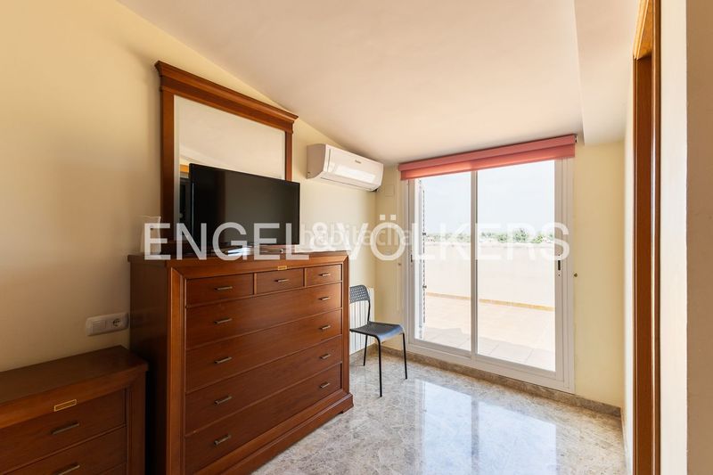 Foto b3fb3ae2-8f9a-4f47-82ca-f15a93d9815c. Pis amb calefacció aparcament piscina a Torre en Conill-Cumbres de San Antonio Bétera