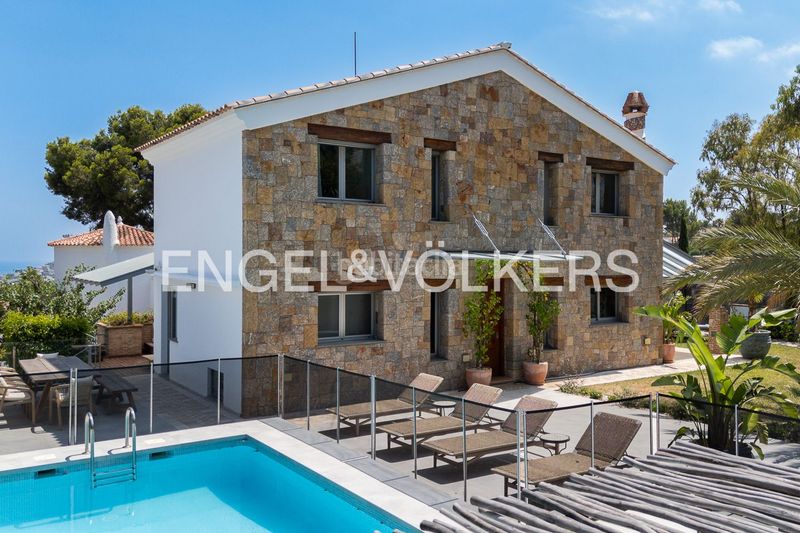 Foto 2a867845-2364-4d3c-9a81-695a5348a528. Casa amb calefacció aparcament piscina a El Montgó Dénia