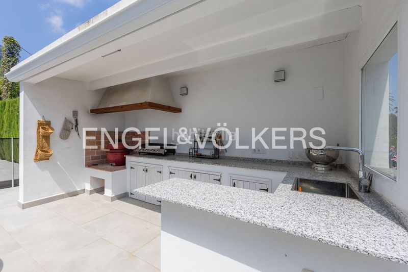 Foto 48123222-c213-4346-8aa4-1e7a2208830f. Casa amb calefacció aparcament piscina a El Montgó Dénia