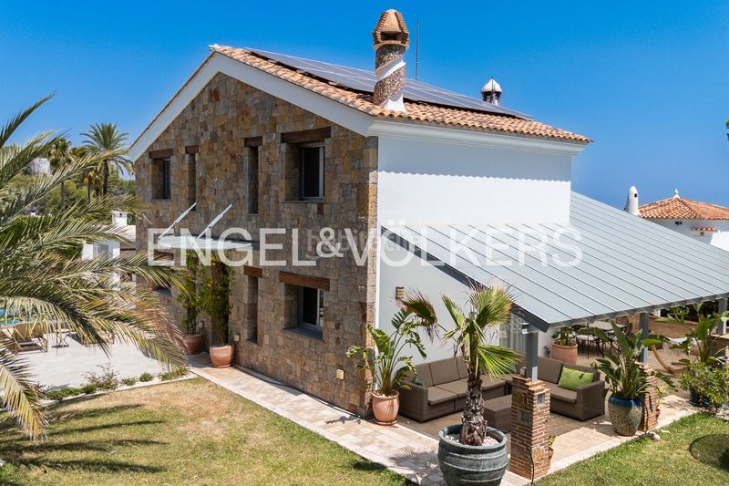 Foto 88886ecb-80ef-4901-bd0d-3f176a71e14b. Casa amb calefacció aparcament piscina a El Montgó Dénia