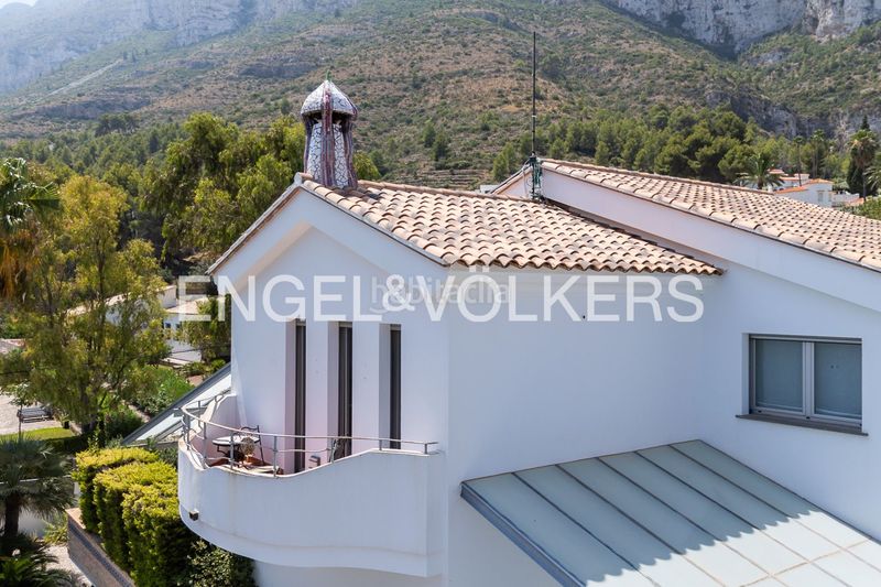 Foto 90c4de81-5b12-4fe5-b6ee-6443961e97df. Casa amb calefacció aparcament piscina a El Montgó Dénia