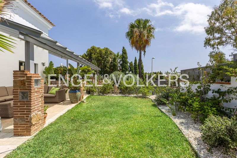 Foto c3f4c398-d38b-4433-a4ec-99ed36047cb3. Casa amb calefacció aparcament piscina a El Montgó Dénia