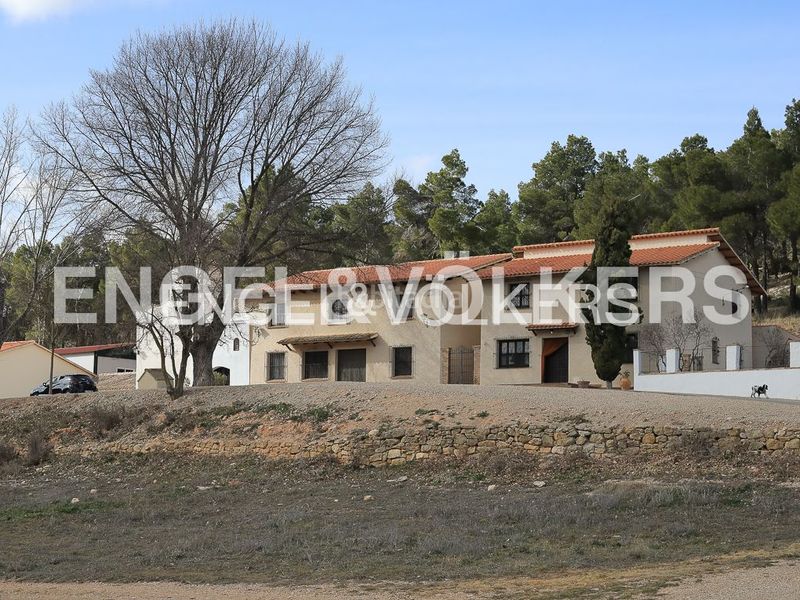 Foto 56ed7a91-c3ec-4b94-a7e5-29f6a37bb3c4. Masia amb calefacció piscina a Ayora