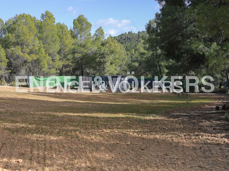 Foto ee2e376a-7647-4e91-8e78-e0d224310299. Masia amb calefacció piscina a Ayora