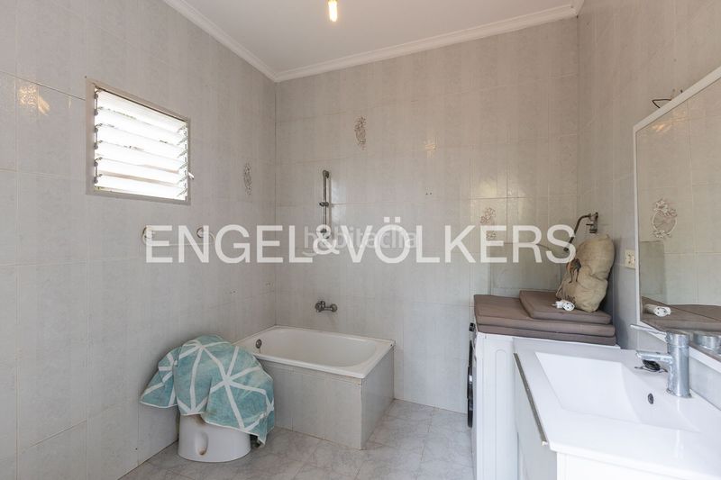 Foto 5390f140-4b4b-44bf-9e31-79105ef2e361. Casa amb calefacció piscina a Godelleta