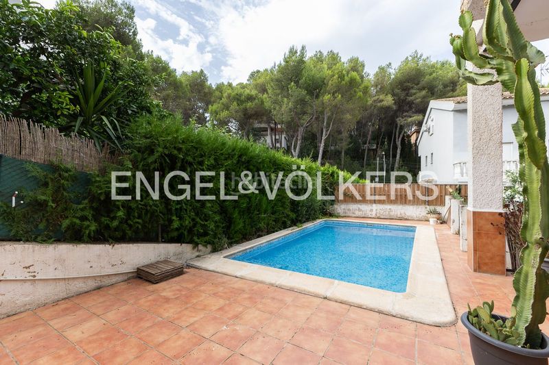 Foto 58b12050-aa5e-4eb6-b207-6d6599a761ef. Casa amb calefacció piscina a Godelleta
