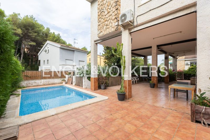 Foto dcd28758-791f-496f-9cb9-782ca8f98be3. Casa amb calefacció piscina a Godelleta