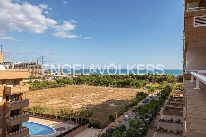 Foto 1022c2f7-876f-4b15-bff7-31a6e39b1138. Pis amb calefacció aparcament piscina a Jardines del Mar Oropesa del Mar