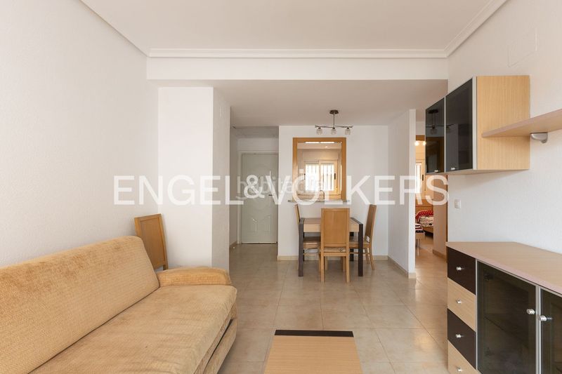 Foto 585a6f38-ff6f-4e73-b6c1-a1c2f7d60c79. Pis amb calefacció aparcament piscina a Jardines del Mar Oropesa del Mar