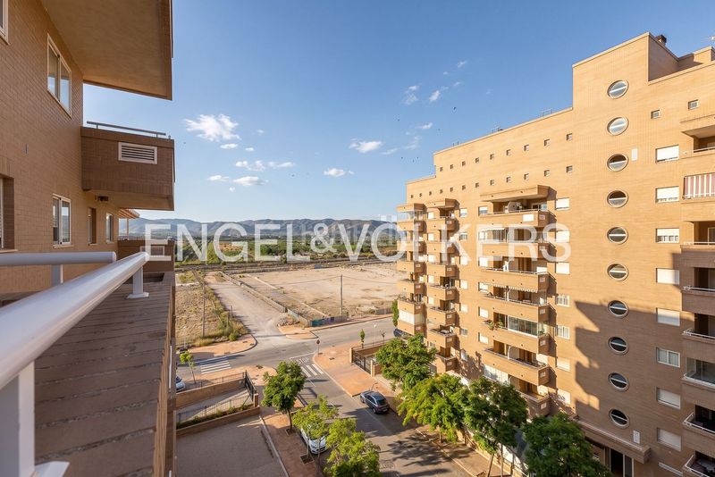 Foto d3a8a650-e09f-491a-b6ed-41de481f565b. Pis amb calefacció aparcament piscina a Jardines del Mar Oropesa del Mar