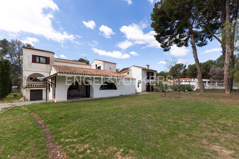 Foto 20d9e422-f842-42ce-84c9-f0901d948271. Casa amb calefacció aparcament piscina a Los Pinares-La Masia Bétera