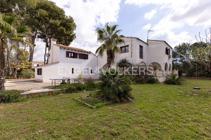 Foto 69e01c00-1596-4915-98f6-dbca4037118c. Casa amb calefacció aparcament piscina a Los Pinares-La Masia Bétera