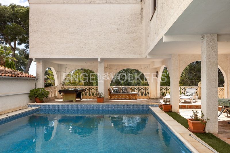 Foto 76f88dfd-556a-45b8-bd6e-d493f14fee6b. Casa amb calefacció aparcament piscina a Los Pinares-La Masia Bétera