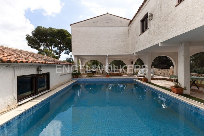 Foto a5e6aac9-8858-4b57-8e42-110d4fd27385. Casa amb calefacció aparcament piscina a Los Pinares-La Masia Bétera