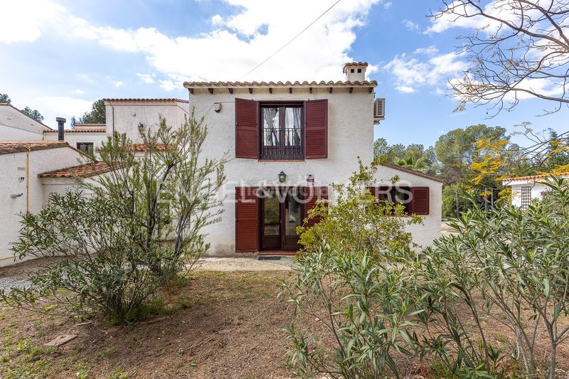 Foto c0178bbc-9305-446f-815f-2f7d08568c7b. Casa amb calefacció aparcament piscina a Los Pinares-La Masia Bétera