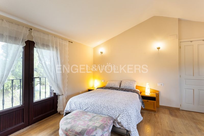Foto f2346c07-1591-40d6-bfe0-cbf8060cc672. Casa amb calefacció aparcament piscina a Los Pinares-La Masia Bétera