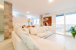 Pis  Pintor maella. Exclusiva vivienda reformada con vistas despejadas y gran lumino