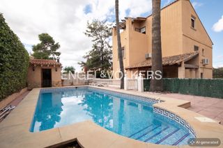 Miete Haus in Montesol. Amplio chalet con piscina en leliana sin muebles