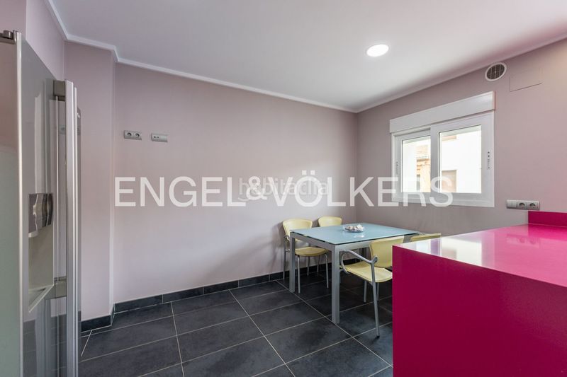 Foto 1a7c8d18-ea9f-4e5b-b859-bd5512d2ec73. Casa adossada amb calefacció aparcament a Carcaixent