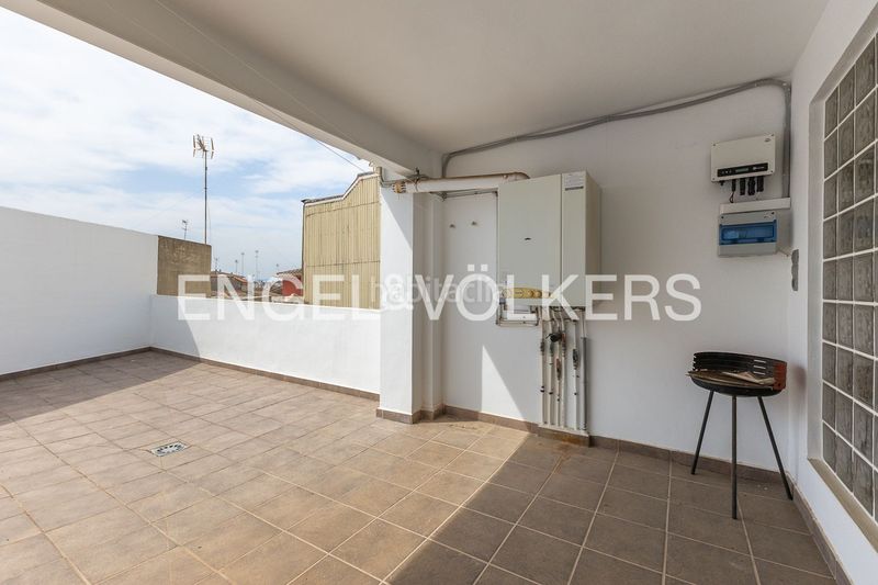 Foto ce24911b-a32d-4d25-8426-84cc50fb96d8. Casa adossada amb calefacció aparcament a Carcaixent