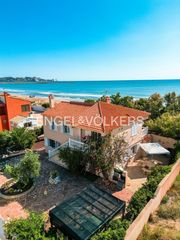 Casa  Carrer riuet. Exclusiva casa frente al mar en cullera