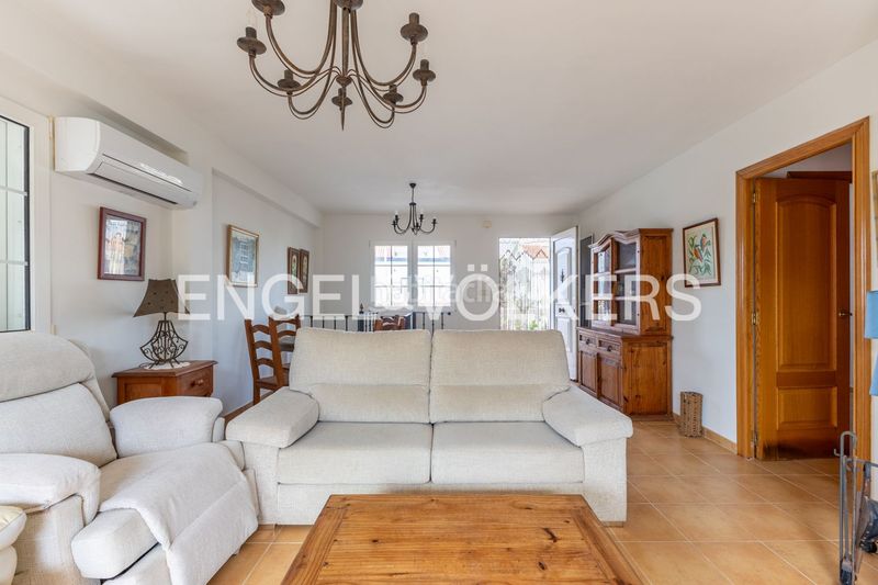 Foto c3046bf5-f262-4ad1-8d92-289a84ddb4d4. Casa amb calefacció aparcament a El Marenyet Cullera