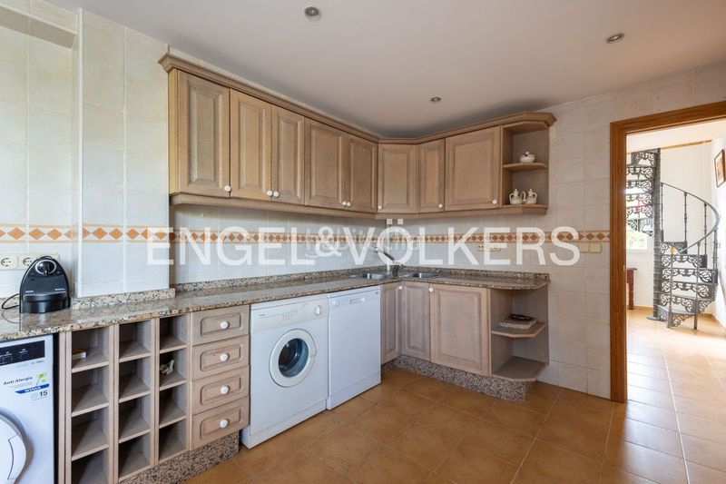 Foto f1e7cb2a-f2e4-4da6-b019-f9de98d78596. Casa amb calefacció aparcament a El Marenyet Cullera