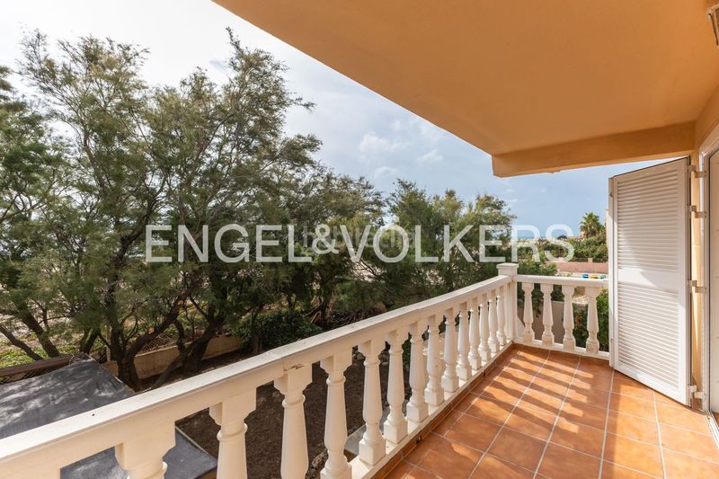 Foto f98ae1ba-d4aa-426b-b854-cf7089c8574b. Casa amb calefacció aparcament a El Marenyet Cullera