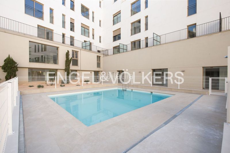 Foto 324a2bd9-2051-4464-960e-5c3e38f30d66. Lloguer pis amb calefacció piscina a La Roqueta Valencia