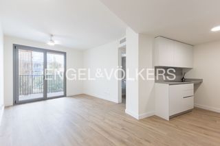 Miete Etagenwohnung  Carrer d'agustín lara. Vivienda de obra nueva con parking y trastero