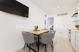 Affitto Appartamento  Carrer dels sants just i pastor. Cómodo piso amueblado de 4 habitaciones  corta estancia