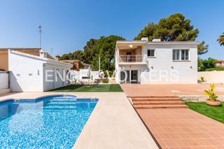 Casa a La Cañada. Vivienda a reformar en la cañada con piscina, la cañada , patern