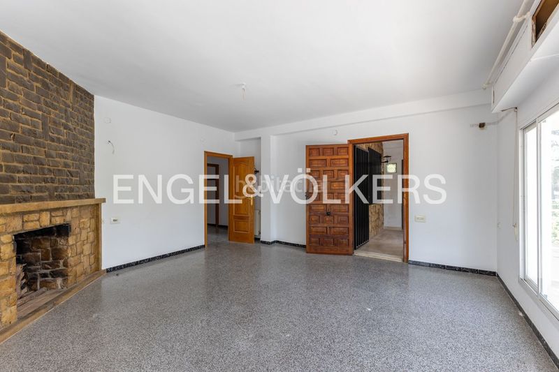 Foto 55ada27a-965b-46b9-b7d0-270121e083ca. Casa amb calefacció aparcament piscina a La Cañada Paterna