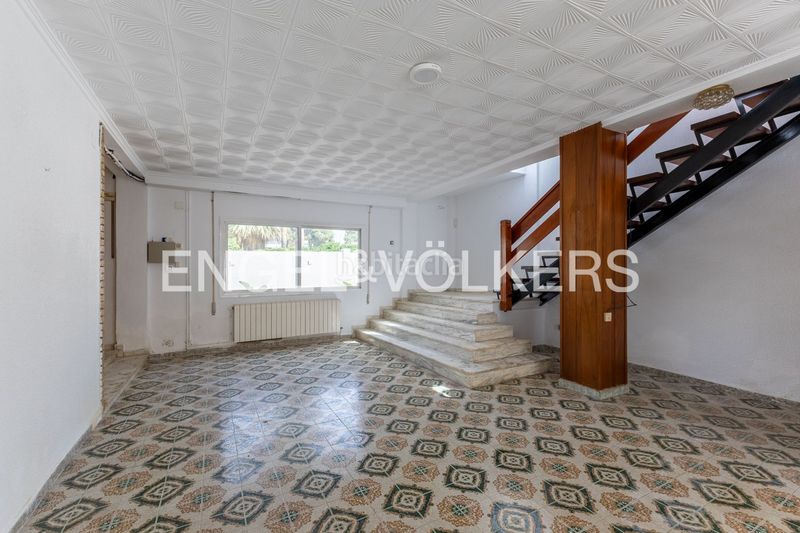 Foto d66e1963-ca7d-42a5-9681-a6e12b96cc5e. Casa amb calefacció aparcament piscina a La Cañada Paterna