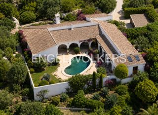 Casa a Partida Comunes-Adsubia. Exclusiva finca hacienda andaluza con vistas panorámicas al vall
