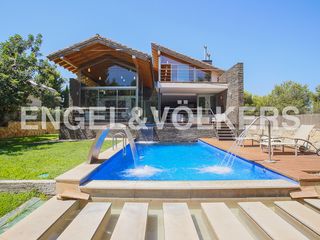 Lloguer Casa  Carrer merla. Chalet de diseño moderno en torre en conill