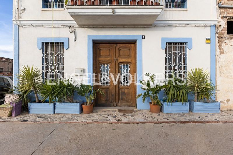 Foto ad5c79fd-30b1-43a2-a169-429d4590357e. Casa adossada amb calefacció aparcament a Poble Nou Valencia