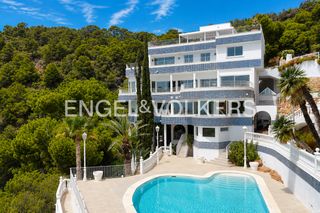 Xalet a Centro-El Castillo. Villa de autor con vistas al mediterráneo