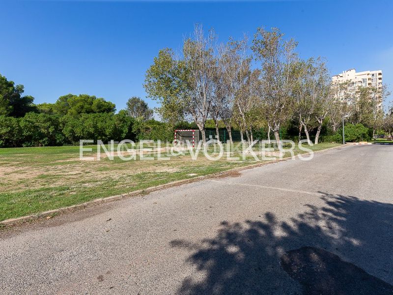 Foto b055f23f-0ef6-4972-bf88-5ddbfca19d1a. Pis amb calefacció aparcament piscina a El Saler Valencia