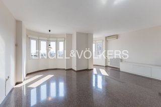 Rent Flat  Carrer de rubén darío. Alquiler rubén darío