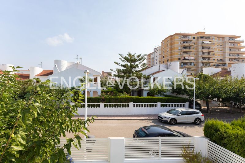 Foto 270cbd39-4a10-4854-a935-17d2f2ddeb23. Casa adossada amb calefacció aparcament a Playa Morros de Gos Oropesa del Mar